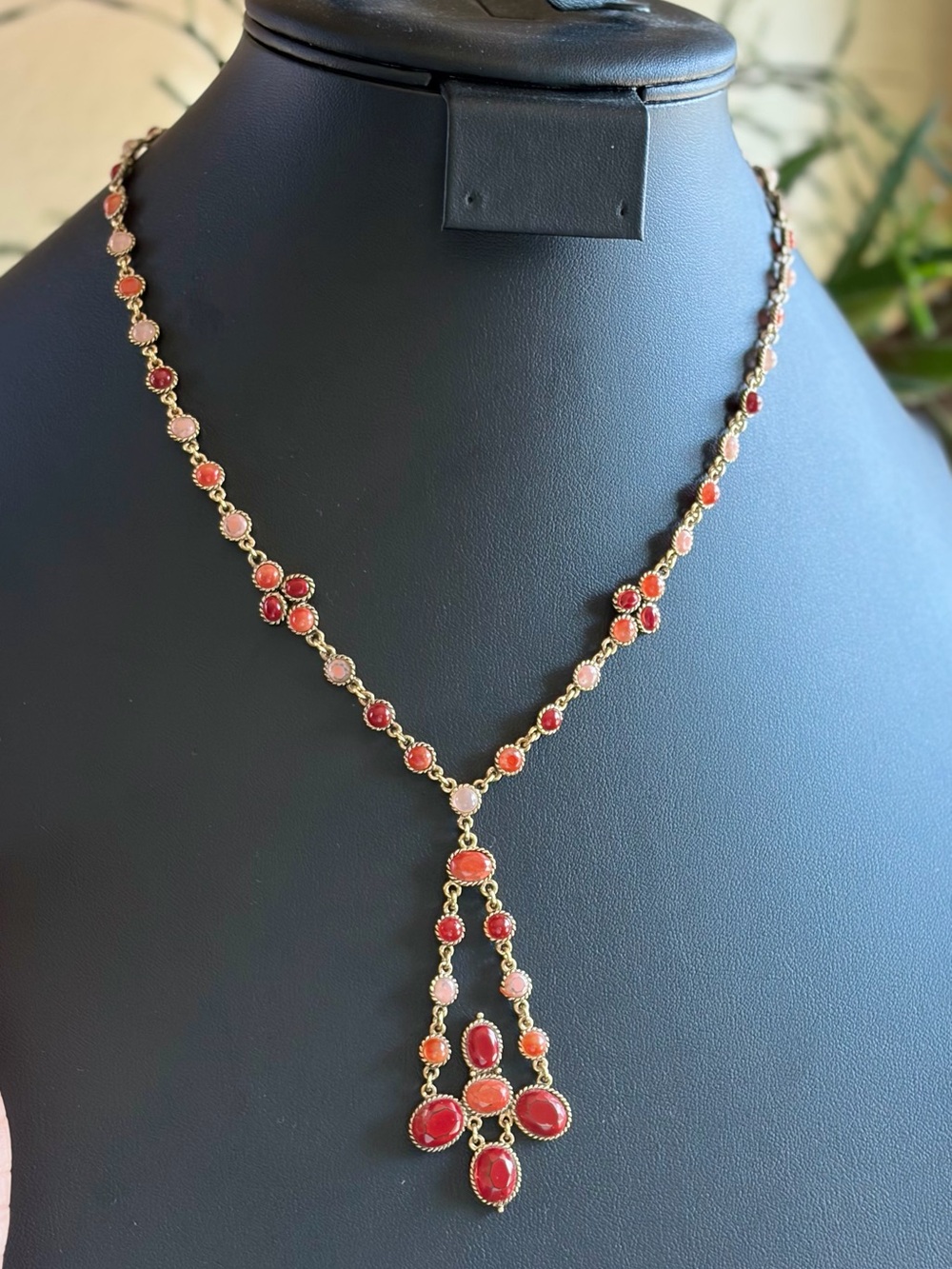 Monet Gold Tone Red Orange/Coral Pink Cabochon Dangle Drop Pendant Necklace 18”